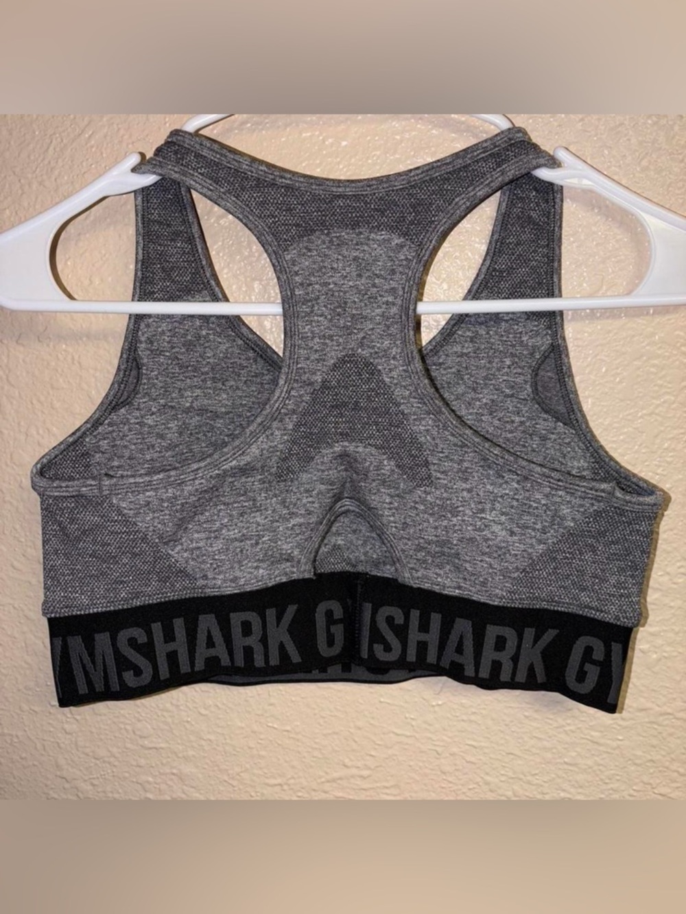 Gymshark Grey Seamless Racerback Sports Bra with Branded Band - Picture 2 of 2